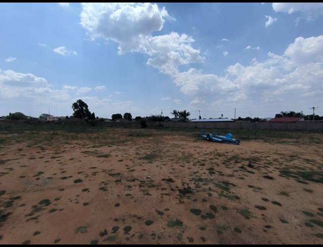 LAND FOR SALE IN BOLTONIA